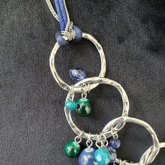 Women Silver Tone Multi Gems & Beads Circle Link V Shape Necklace with Lobster - Picture 5 of 6